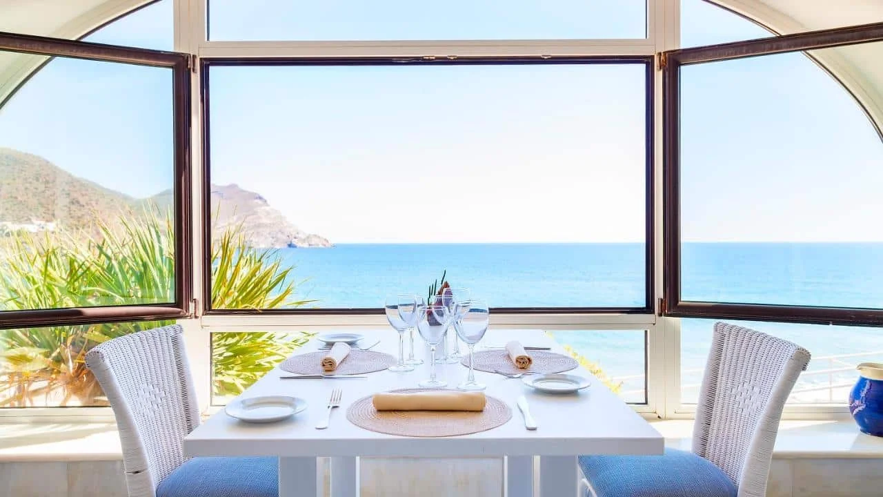 diner-avec-une-magnifique-vue-ff473fa8